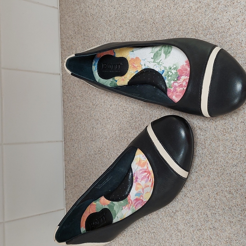 BORN Shoe Flat Womens 8 M Two Toned